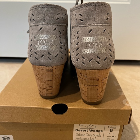 NEW Toms wedges in box size 6 - Picture 4 of 5